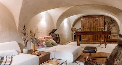 Unique et Spacieuse Maison Centrale Dans la Vallée et Très Bien Desservie