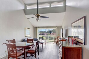 Interior - On the Golf Course in Sea Palms (Saint Simons Island)