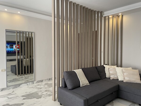 Smart TV - BRAND NEW hotel-like apartment near US Embassy (Amman)