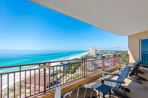 Property grounds - Beachfront ~ Private Balcony ~ Golf Cart (Miramar Beach)