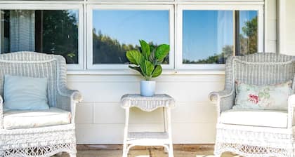 Peaceful Seaside Cottage - 15b Encounter Crescent,