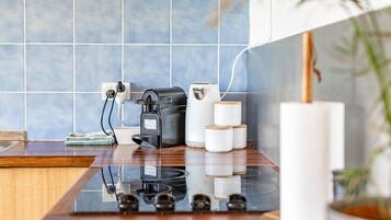 Fridge, microwave, oven, coffee/tea maker