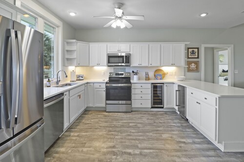 6 Bed/3 Bath North Cape San Blas Beach Front Home - Steps to the Ocean!!