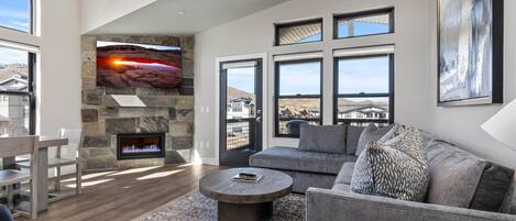 Televisor intel·ligent i llar de foc