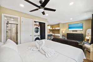 1 bedroom, free WiFi, bed sheets - "Gulf Paradise 116 J" Studio-Sleeps 4 (Panama City Beach)