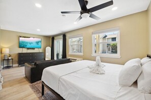 Free WiFi, bed sheets - "Gulf Paradise 116 J" Studio-Sleeps 4 (Panama City Beach)