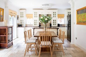 Dining - Country Home with Hot Tub & Sauna near Loch Lomond (Clydebank)