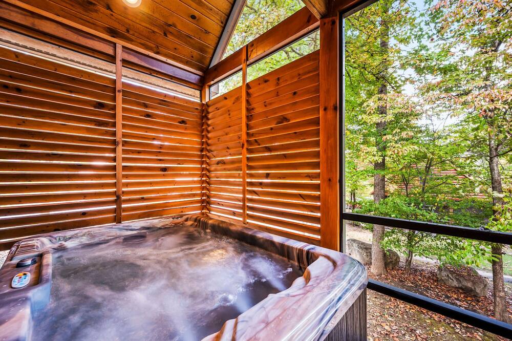 *Charming 2BD+Loft Cabin! HOT TUB + Pool*