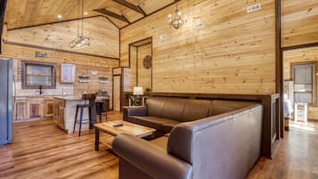 Cabin, 2 Bedrooms | Living area