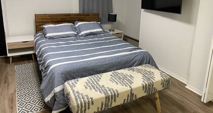 Spacious Studio apartment w/kitchen, outdoor space