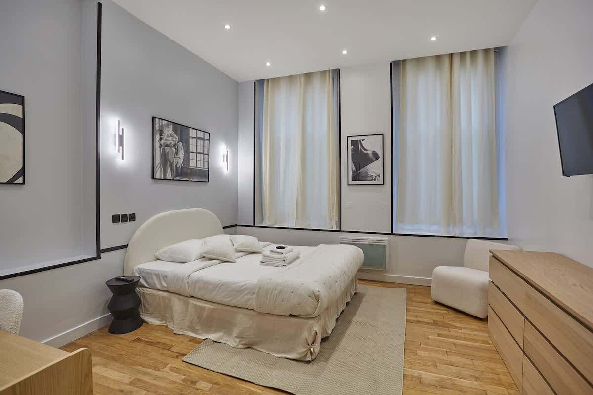 3 bedrooms, iron/ironing board, free WiFi, bed sheets