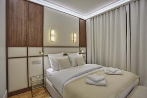 2 bedrooms, iron/ironing board, travel cot, free WiFi - Elegant Flat Matignon Avenue Faubourg St Honore (Paris)