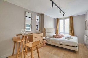 Iron/ironing board, travel cot, free WiFi, bed sheets - Superb & New Studio Eiffel Tower (Paris)