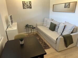 Apartment | Living area - Small 2 Room Apartment in Sollentuna (Sollentuna)