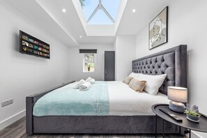 Free WiFi, bed sheets - Impeccable Ensuite Room in Finsbury Park Londonn19 (London)