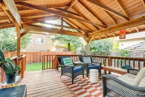 House (3 Bedrooms) | Interior - 2 Mi to Golden 1 Center: Historic Home w/ Deck! (Sacramento)