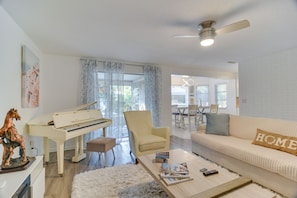 Fernseher, Tischtennisplatte