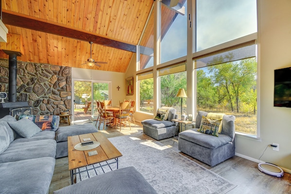 House (2 Bedrooms) | Interior