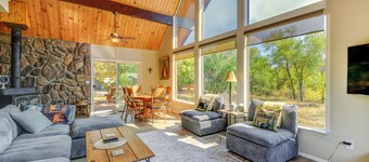 < 2 Mi to Dtwn: Prescott Cabin w/ Furnished Deck
