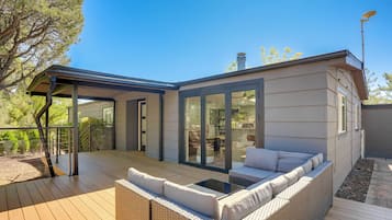 Rumah (3 Bedrooms) | Bagian depan properti