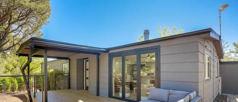 منزل (3 Bedrooms) | شرفة/رواق