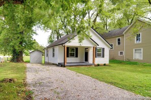 Interior - Burnside Vacation Rental, Walk to Lake Cumberland! (Burnside)