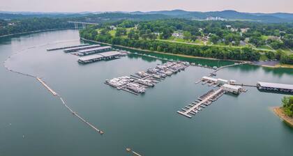 Burnside Vacation Rental, Walk to Lake Cumberland!