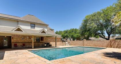 Cozy Texas City Guest House - 5 Mi to Beach!