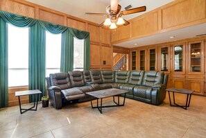 House (4 Bedrooms) | Interior - Expansive Texas City Retreat ~ 16 Mi to Galveston! (Texas City)