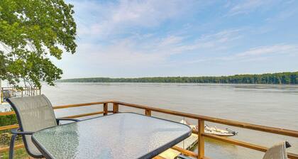 Scenic Views & Yard: Mississippi River Retreat!