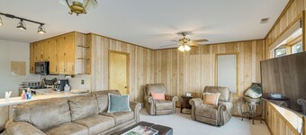 Scenic Views & Yard: Mississippi River Retreat!