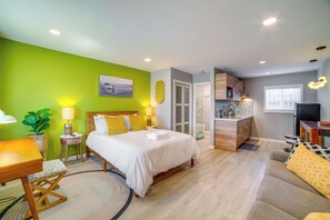 Apartment (0 Bedroom) | Interior - Vibrant Lakeport Studio w/ Shared Lake Access! (Lakeport)