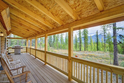 Secluded Cabin w/ Mtn Views ~ 33 Mi to Bigfork!