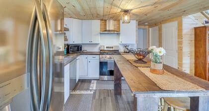 Secluded Cabin w/ Mtn Views ~ 33 Mi to Bigfork!