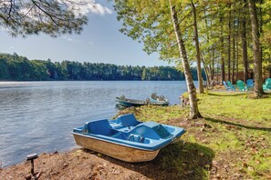 Interior - Maine Waterfront Home w/ Fire Pit & Scenic Views! (Alfred)