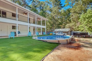 Interior - Hemphill Vacation Rental w/ Pool, Walk to Lake! (Hemphill)