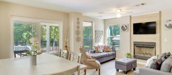 Hemphill Vacation Rental w/ Pool, Walk to Lake!