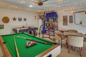 House (3 Bedrooms) | Interior - Game Room + Walk to Beach: Gun Barrel City Gem! (Mabank)