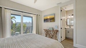 4 bedrooms, iron/ironing board, internet - Salty Sunsets, full gulf views from rooftop deck, gorgeous pool/spa (Anna Maria)