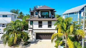 Exterior - Salty Sunsets, full gulf views from rooftop deck, gorgeous pool/spa (Anna Maria)