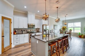 House (3 Bedrooms) | Interior - Covered Patio & Yard: Texas Escape in Keene (Cleburne)