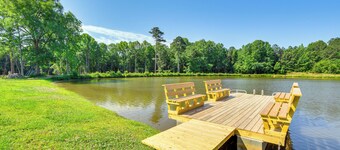 Waterfront Benson Retreat: Rescue Farm w/ a Lake!