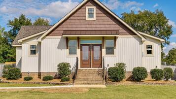 House (2 Bedrooms) | Front of property