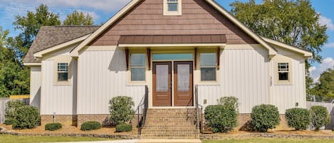 House (2 Bedrooms) | Front of property