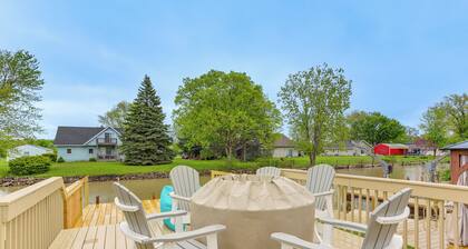 Hot Tub, Lake Access, & Dock: Port Clinton Retreat