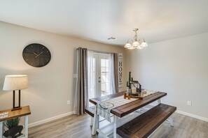 Dining - Gold Canyon Vacation w/ Private Patio & Fire Pit! (Gold Canyon)