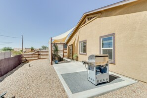 Terrace/patio - Gold Canyon Vacation w/ Private Patio & Fire Pit! (Gold Canyon)