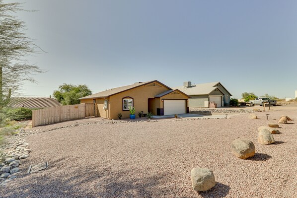 Exterior - Gold Canyon Vacation w/ Private Patio & Fire Pit! (Gold Canyon)