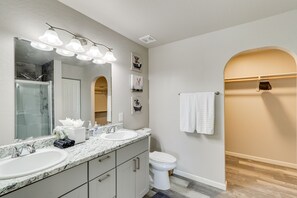 House (3 Bedrooms) | Bathroom - Gold Canyon Vacation w/ Private Patio & Fire Pit! (Gold Canyon)