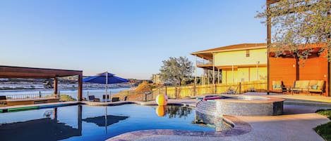 House (4 Bedrooms) | Front of property